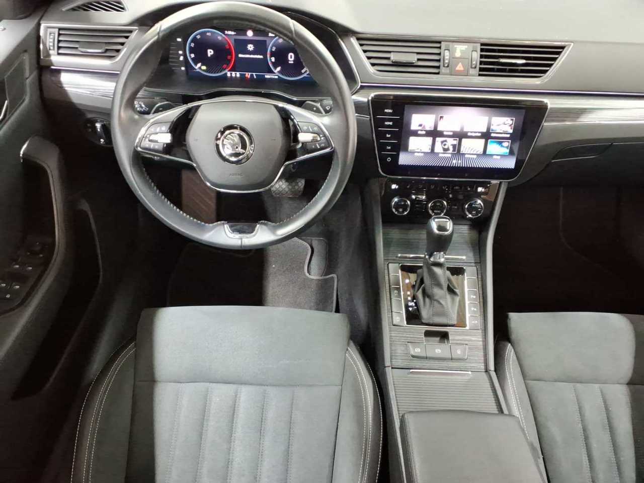 Skoda Superb Combi 2.0 TDI DSG Style 10