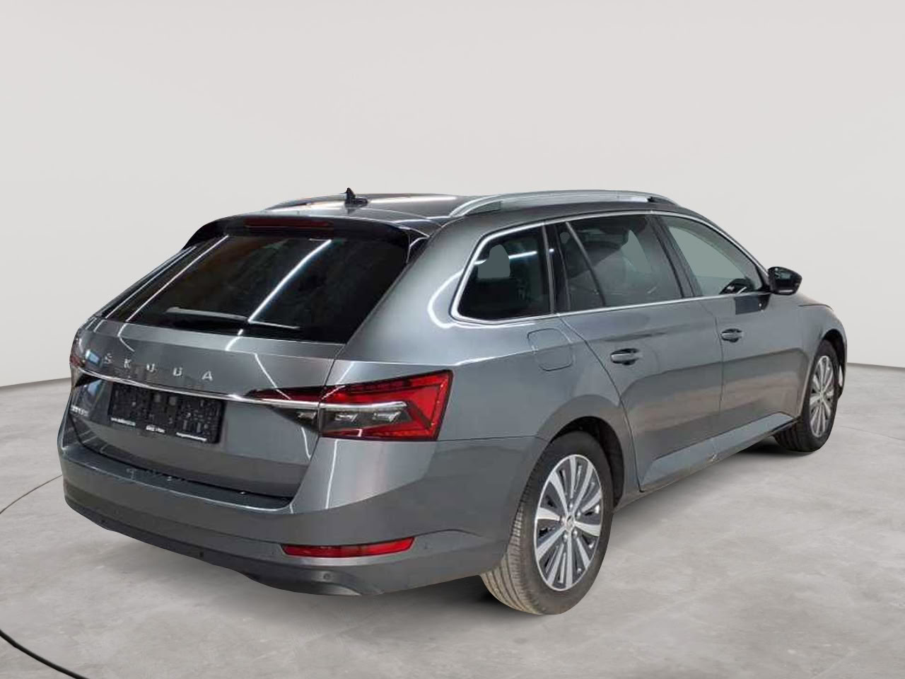 Skoda Superb Combi 2.0 TDI DSG Style 4