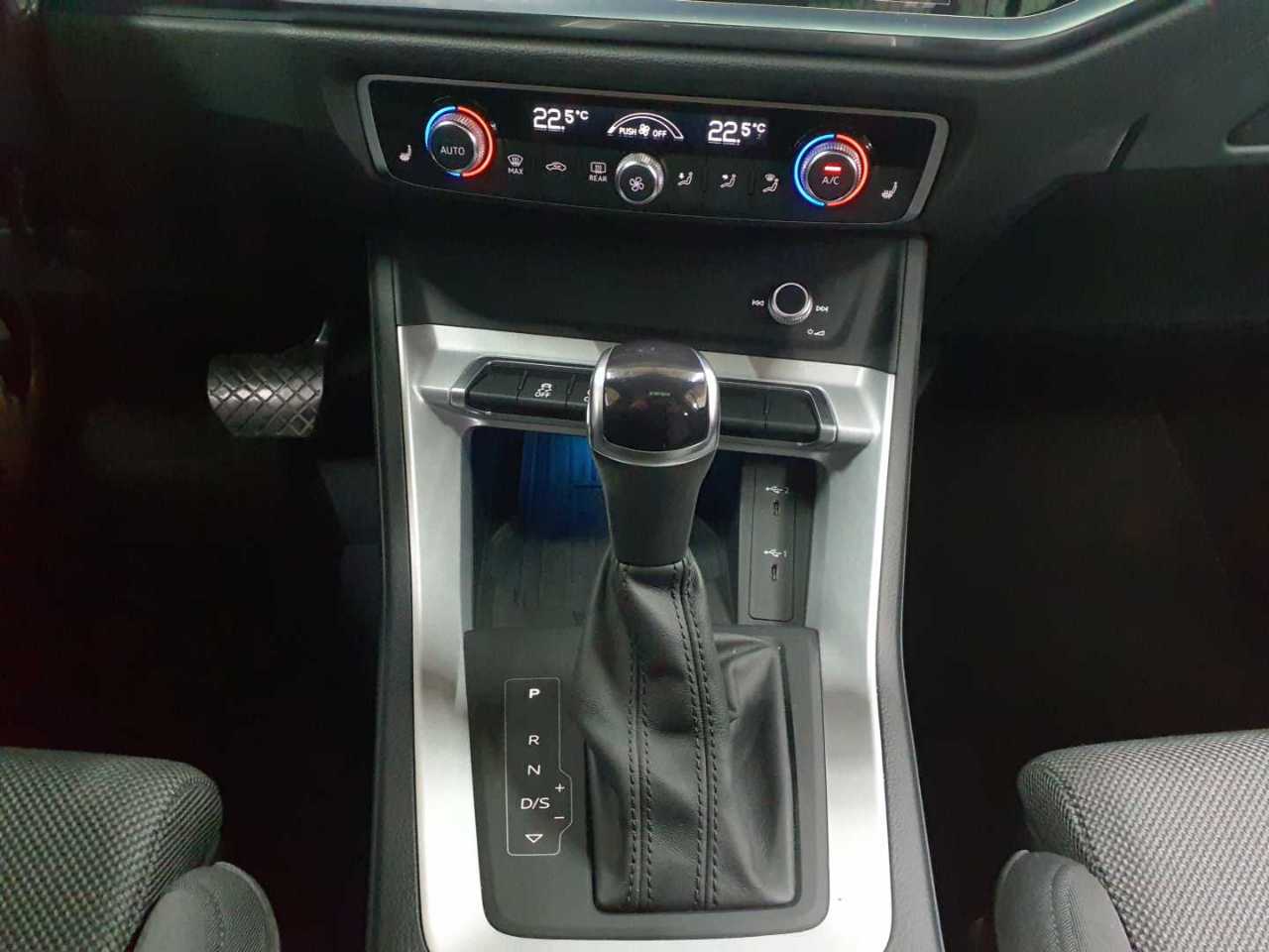 Audi Q3 35 TDI S tronic S line 10