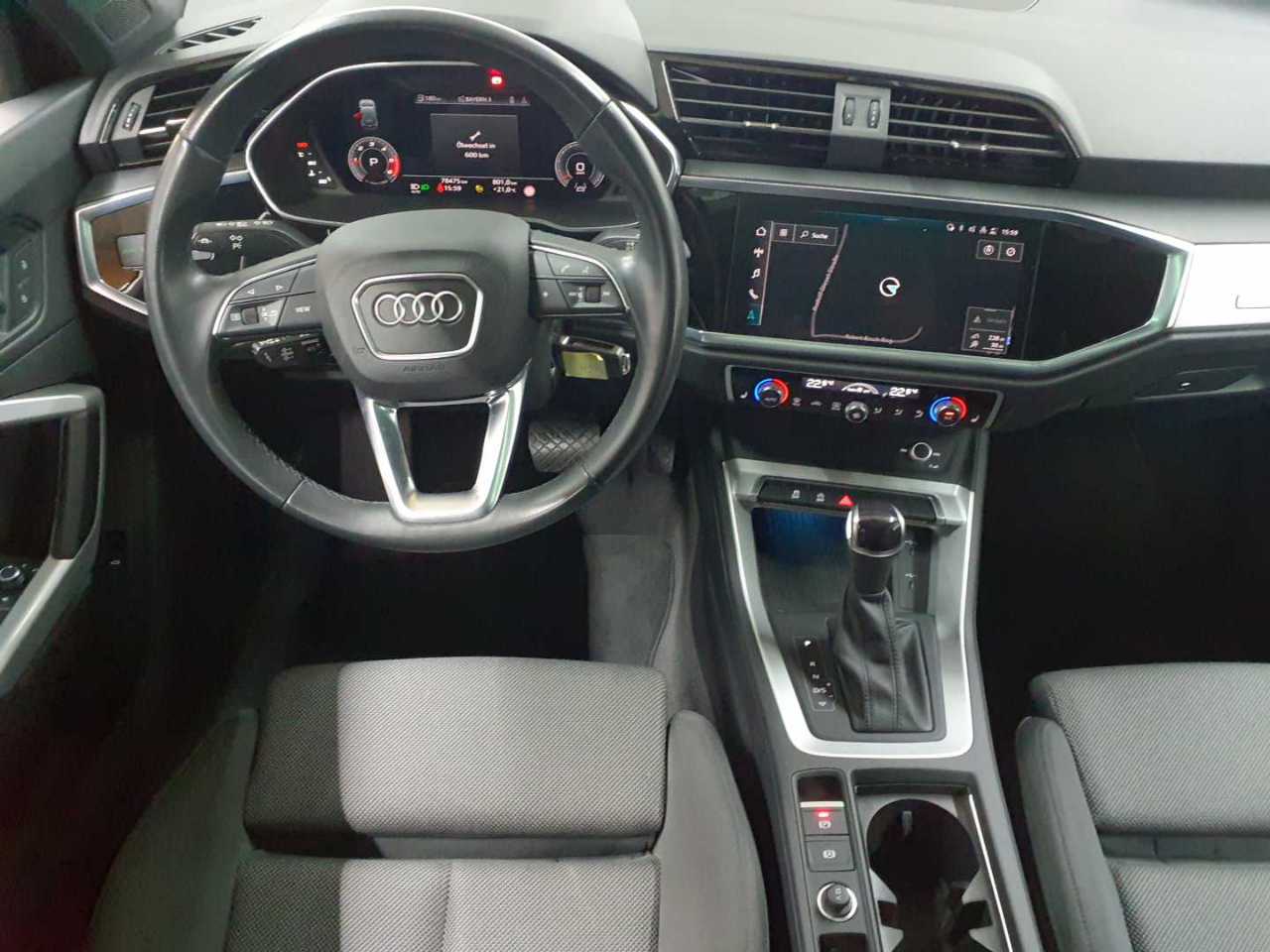 Audi Q3 35 TDI S tronic S line 9
