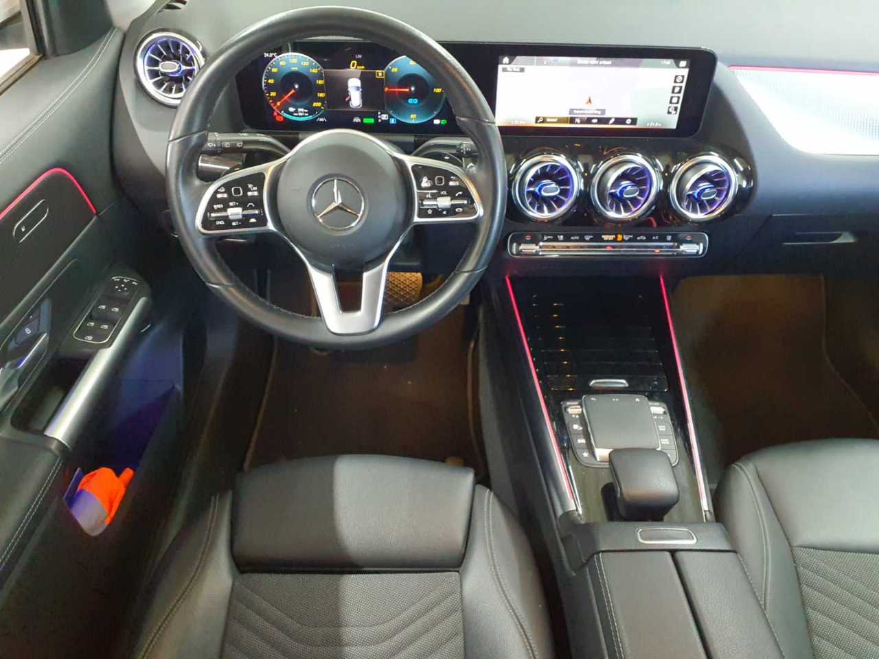 Mercedes-Benz EQA 300 4Matic Progressive 9