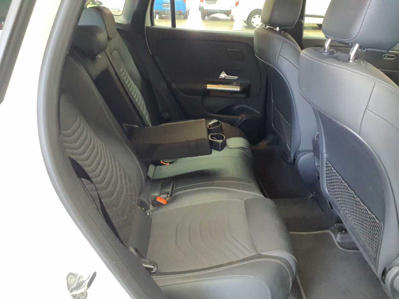 Mercedes-Benz EQA 300 4Matic Progressive 13
