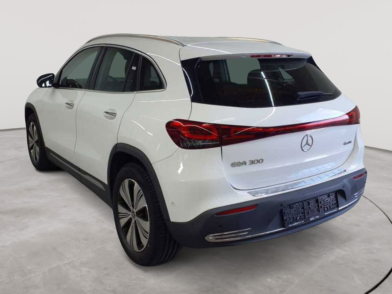 Mercedes-Benz EQA 300 4Matic Progressive 5