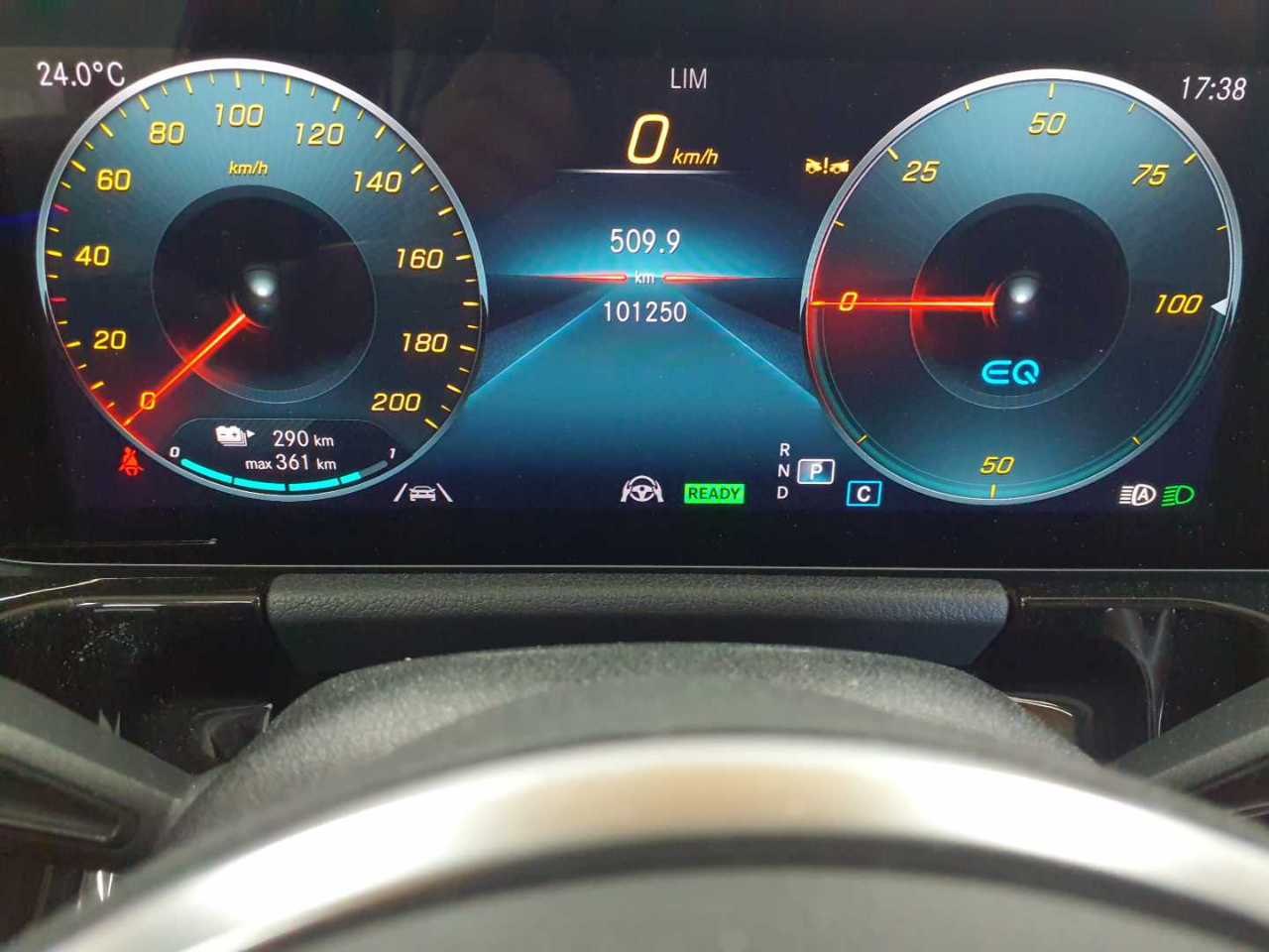 Mercedes-Benz EQA 300 4Matic Progressive 11