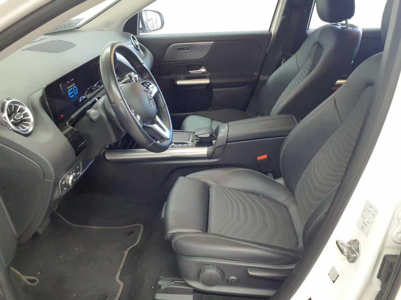 Mercedes-Benz EQA 300 4Matic Progressive 8
