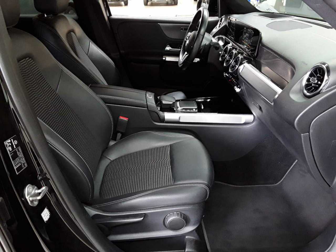 Mercedes-Benz GLB 200 d 8G-DCT Progressive 8