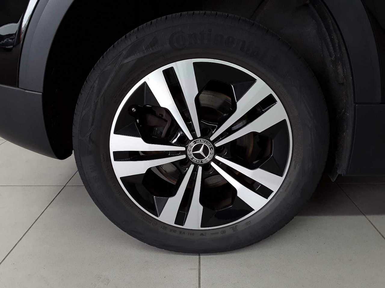 Mercedes-Benz GLB 200 d 8G-DCT Progressive 18