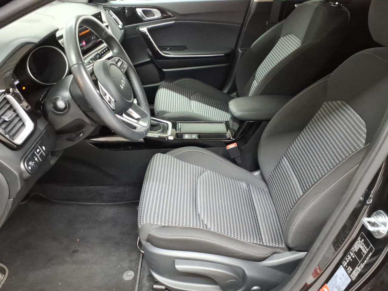 Kia Ceed 1.5 T-GDI DCT7 OPF Vision 7