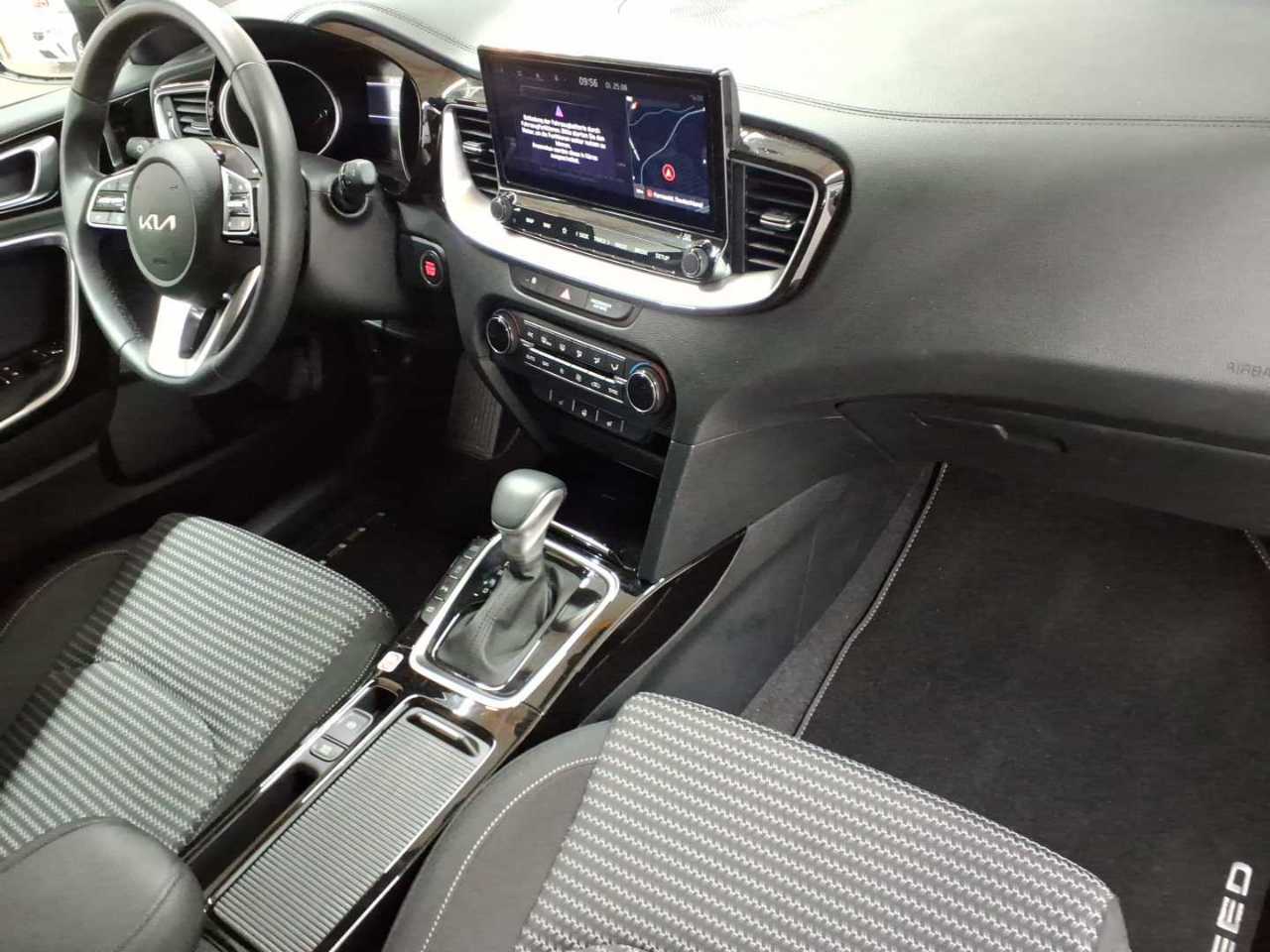 Kia Ceed 1.5 T-GDI DCT7 OPF Vision 9