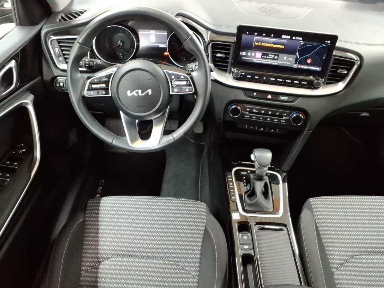 Kia Ceed 1.5 T-GDI DCT7 OPF Vision 10