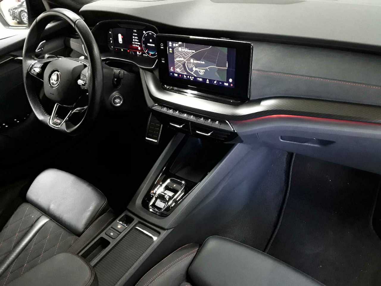 Skoda Octavia Combi 2.0 TDI DSG RS 9