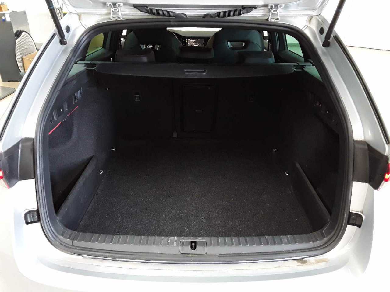 Skoda Octavia Combi 2.0 TDI DSG RS 16