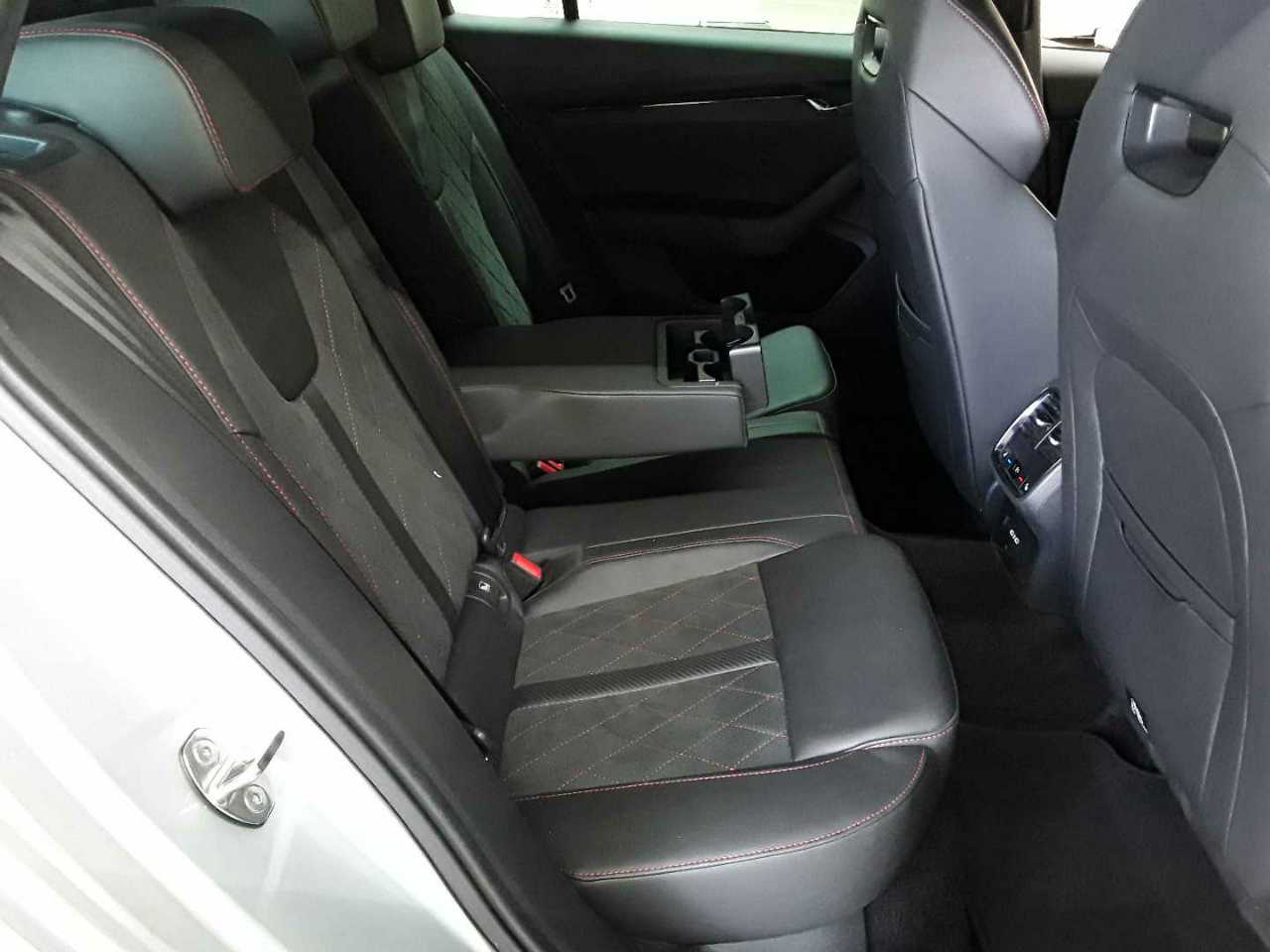 Skoda Octavia Combi 2.0 TDI DSG RS 15