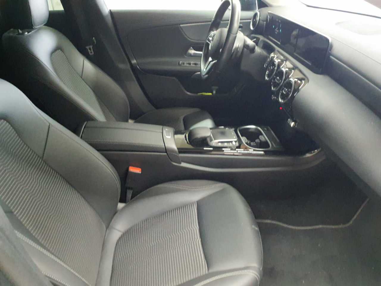 Mercedes-Benz CLA 200 Shooting Brake 7G-DCT Progressive 8