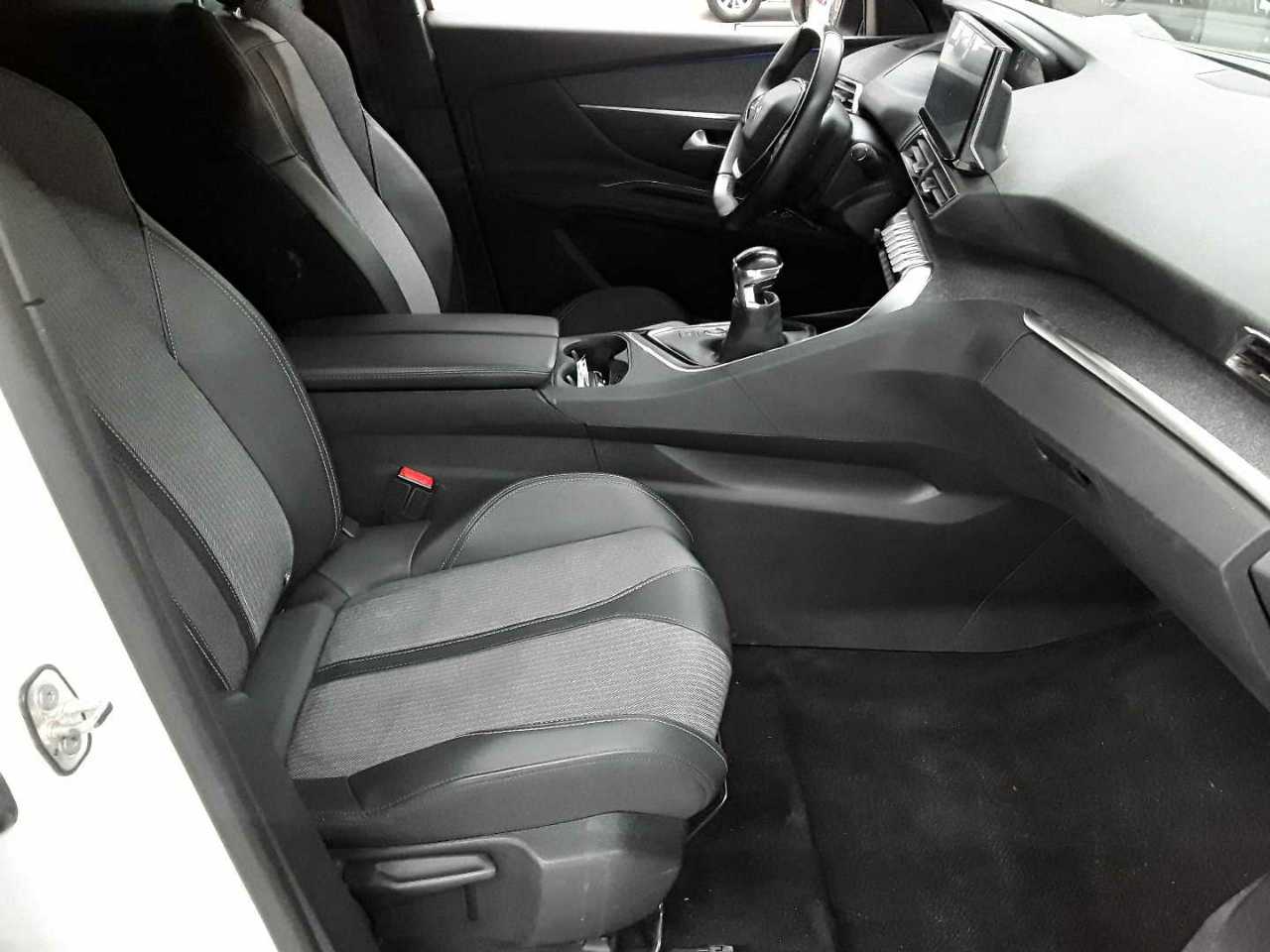 Peugeot 3008 PureTech 130 Stop & Start GPF Allure Pack 8
