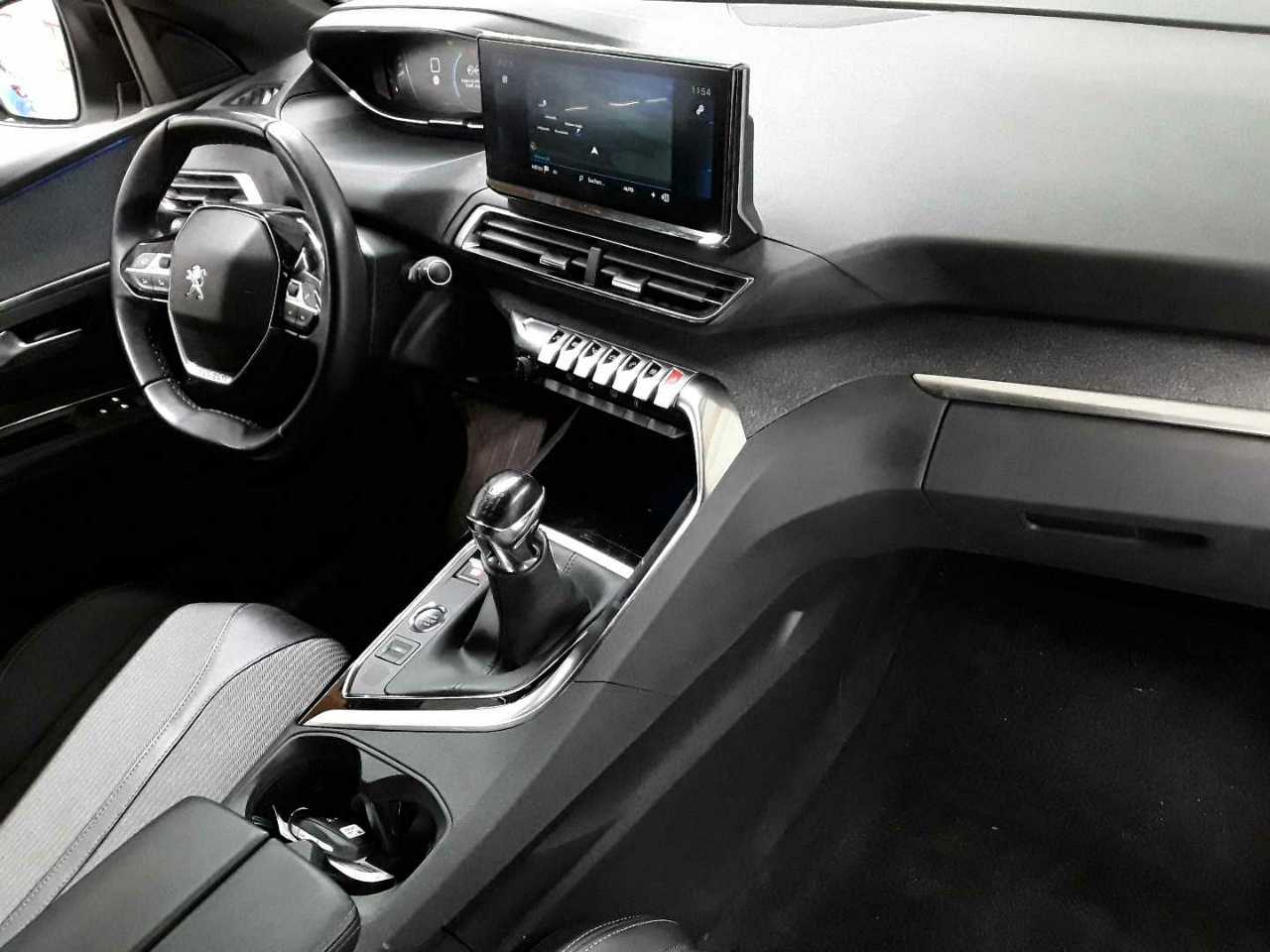 Peugeot 3008 PureTech 130 Stop & Start GPF Allure Pack 9