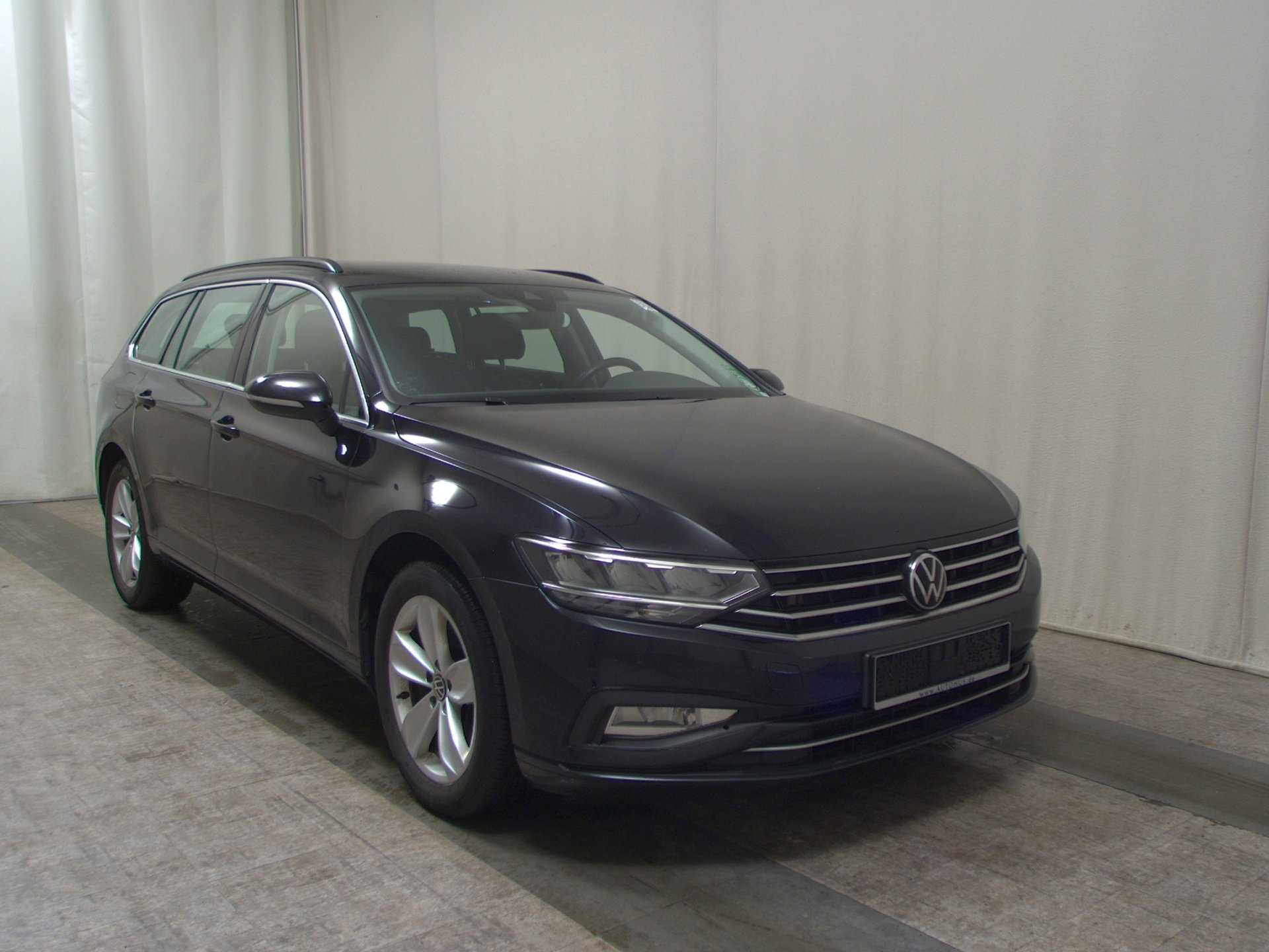 Volkswagen Passat Var. 2.0 TDI Business Navi LED RfK AHK 3