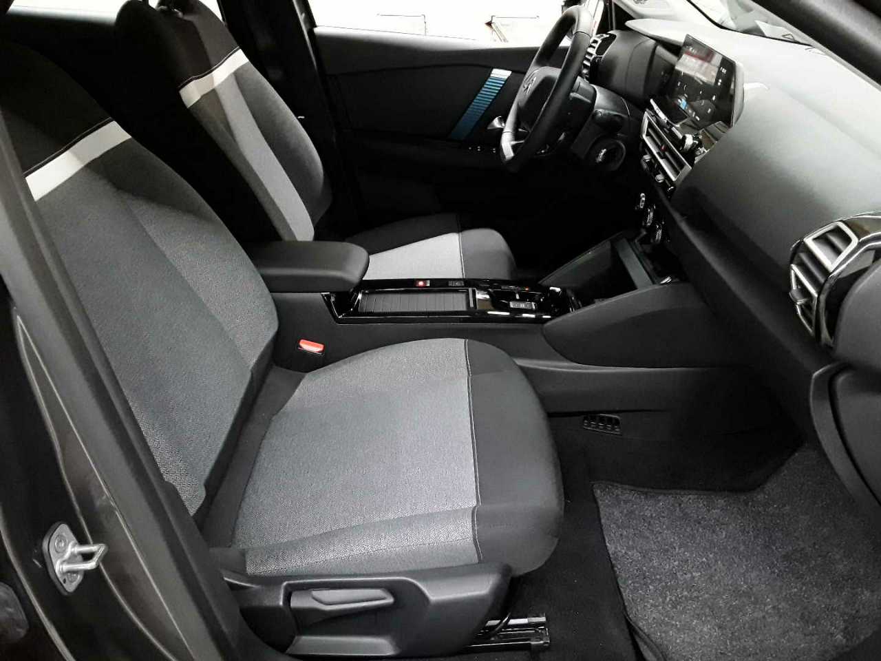 Citroen e-C4 136 FEEL 8