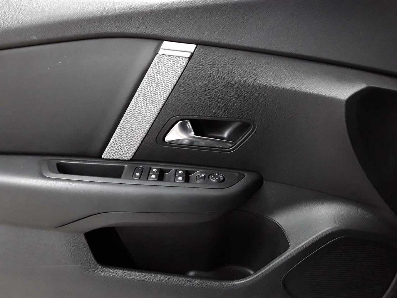 Citroen C4 PureTech 130 Stop&Start EAT8 MAX 17