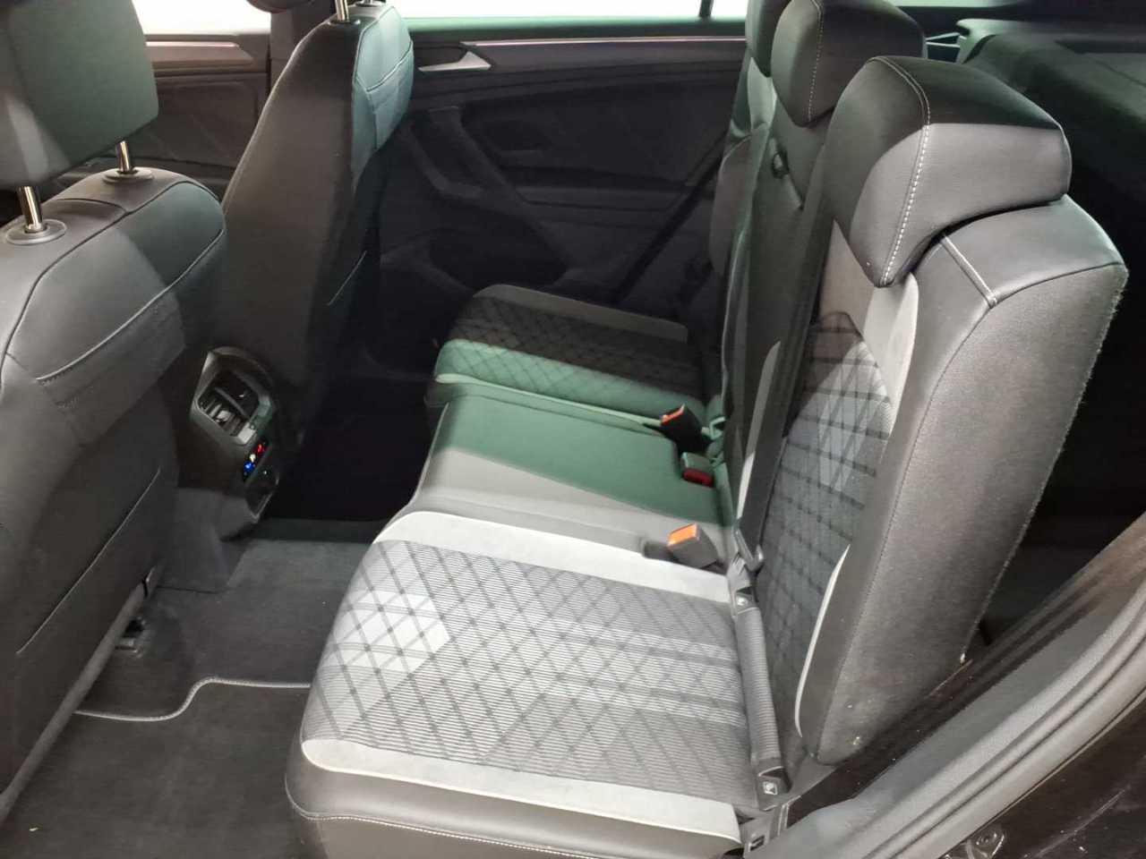 Vw Tiguan 2.0 TDI SCR DSG R-Line 13