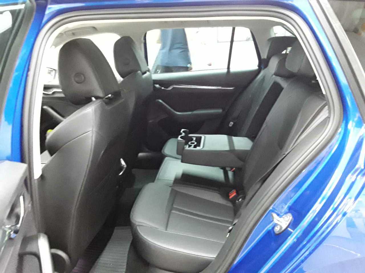 Skoda Octavia Combi 2.0 TDI DSG Style 13