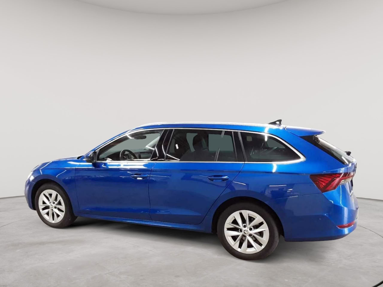 Skoda Octavia Combi 2.0 TDI DSG Style 6