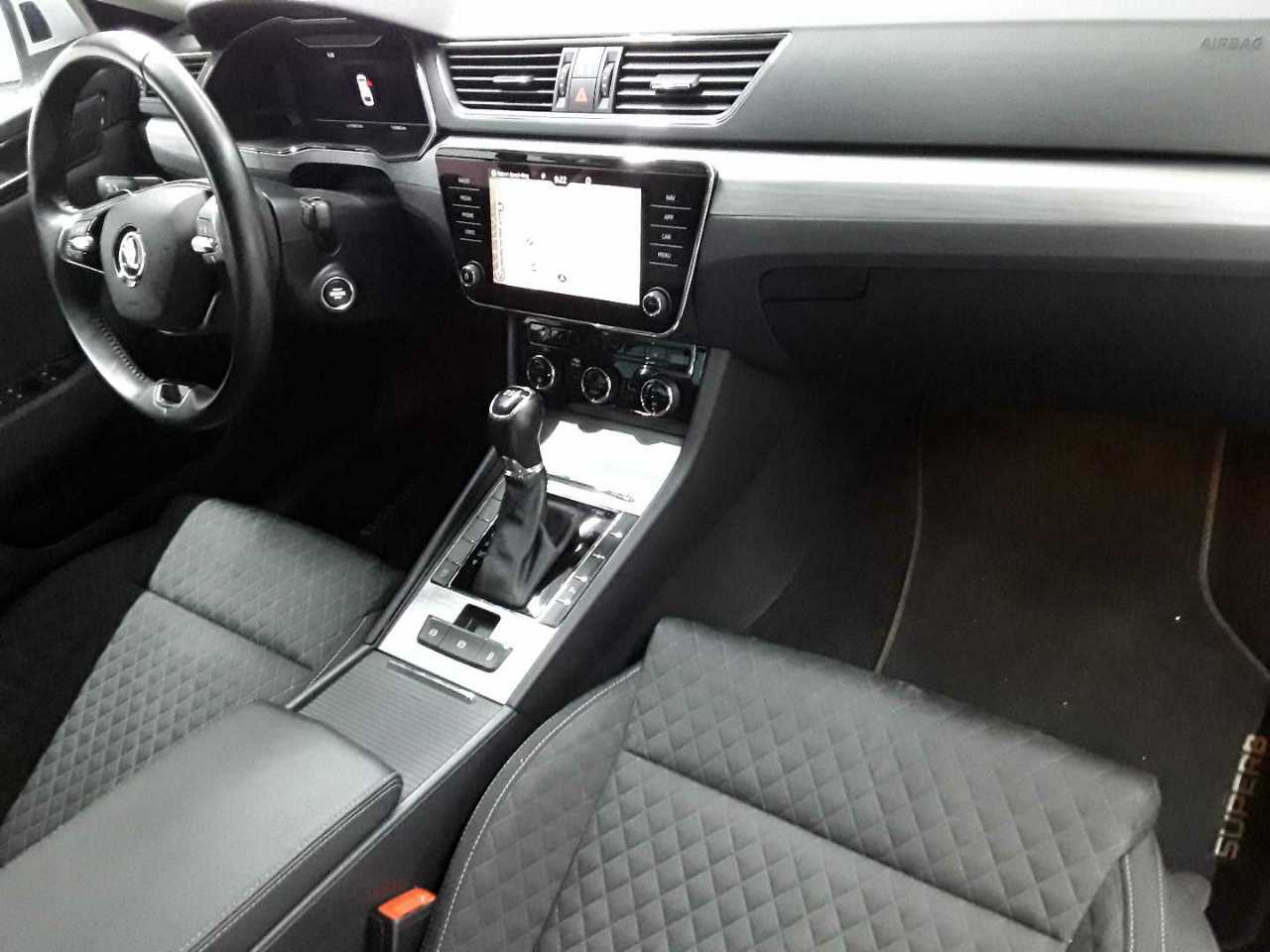 Skoda Superb Combi 2.0 TDI DSG Ambition 9