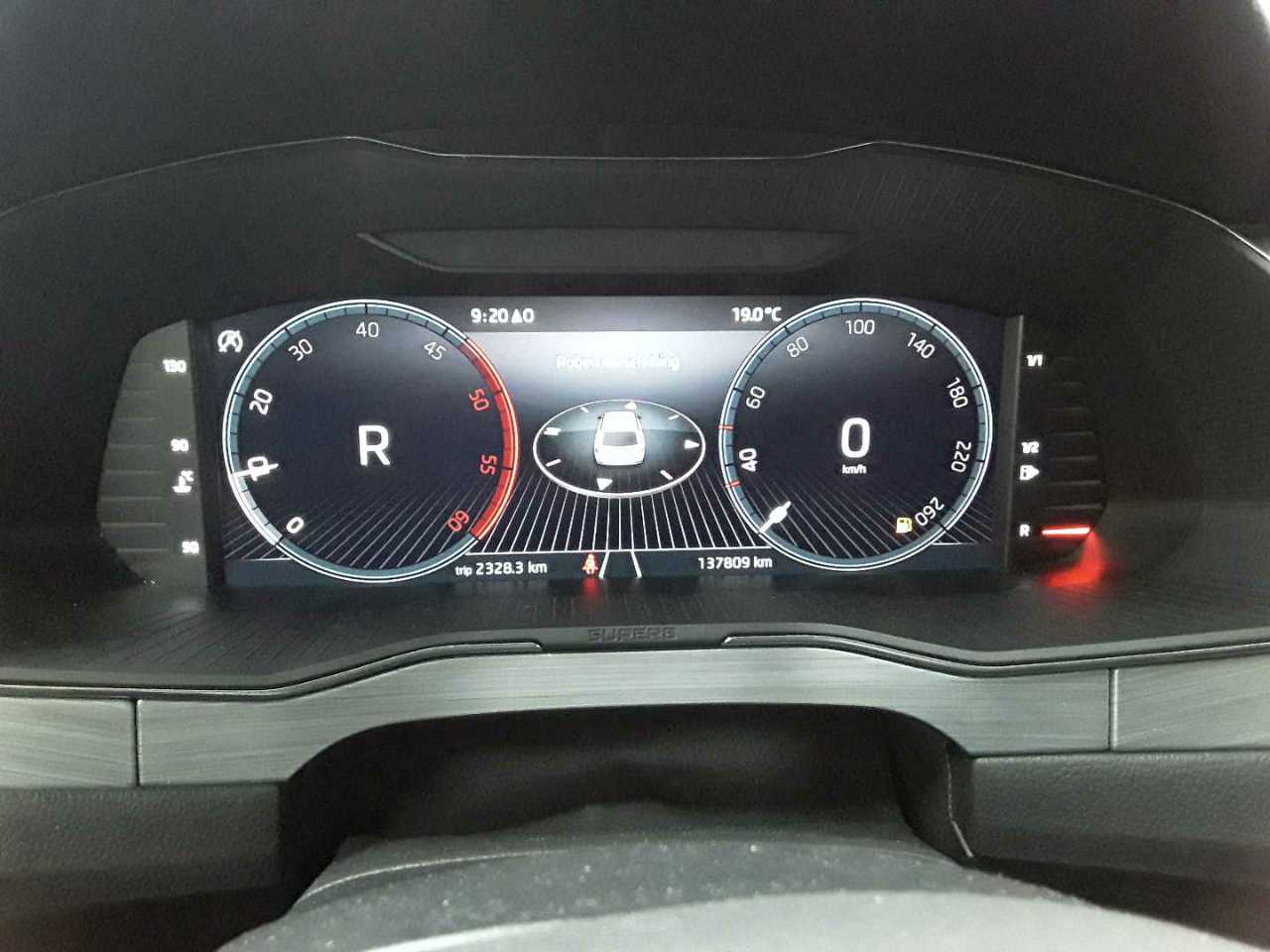 Skoda Superb Combi 2.0 TDI DSG Ambition 11