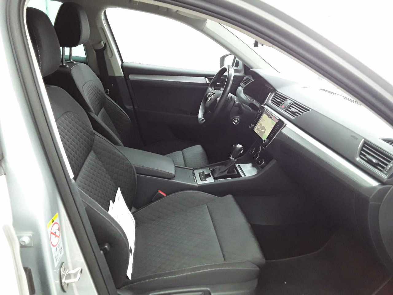 Skoda Superb Combi 2.0 TDI DSG Ambition 8