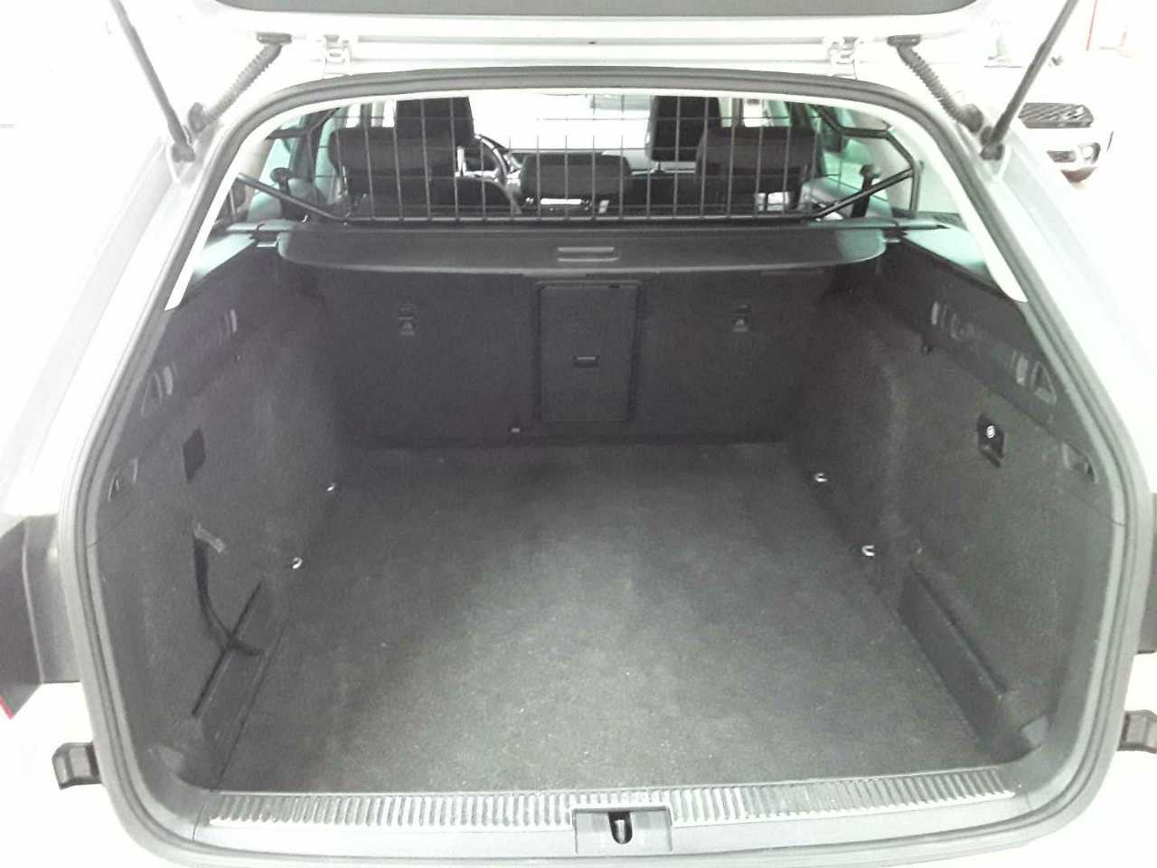 Skoda Superb Combi 2.0 TDI DSG Ambition 15
