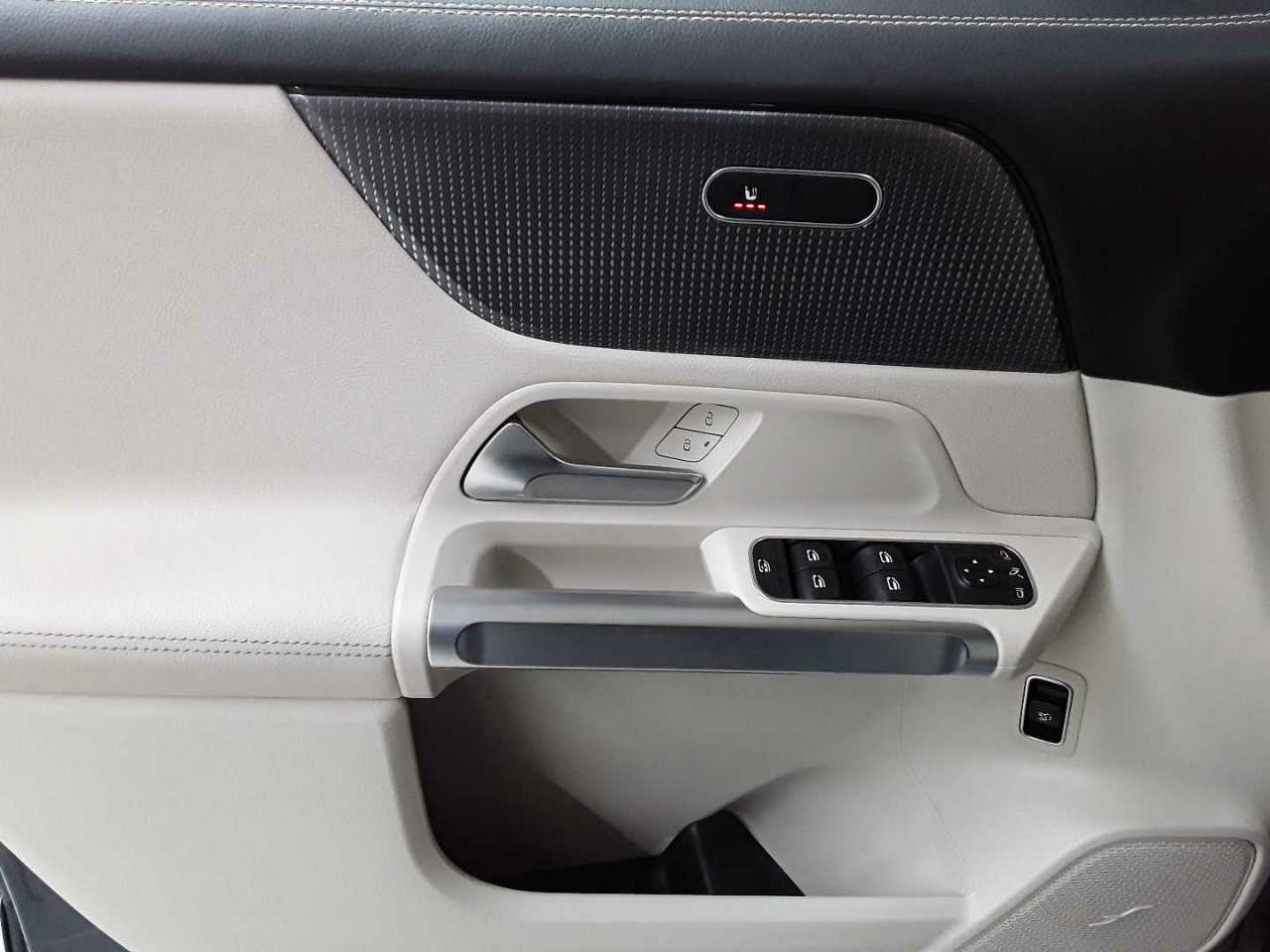Mercedes-Benz GLB 200 d 8G-DCT Progressive 17