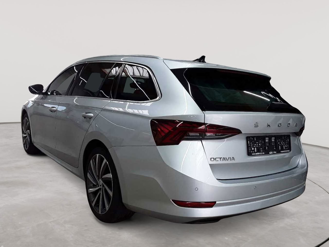 Skoda Octavia Combi 2.0 TDI DSG Style 5