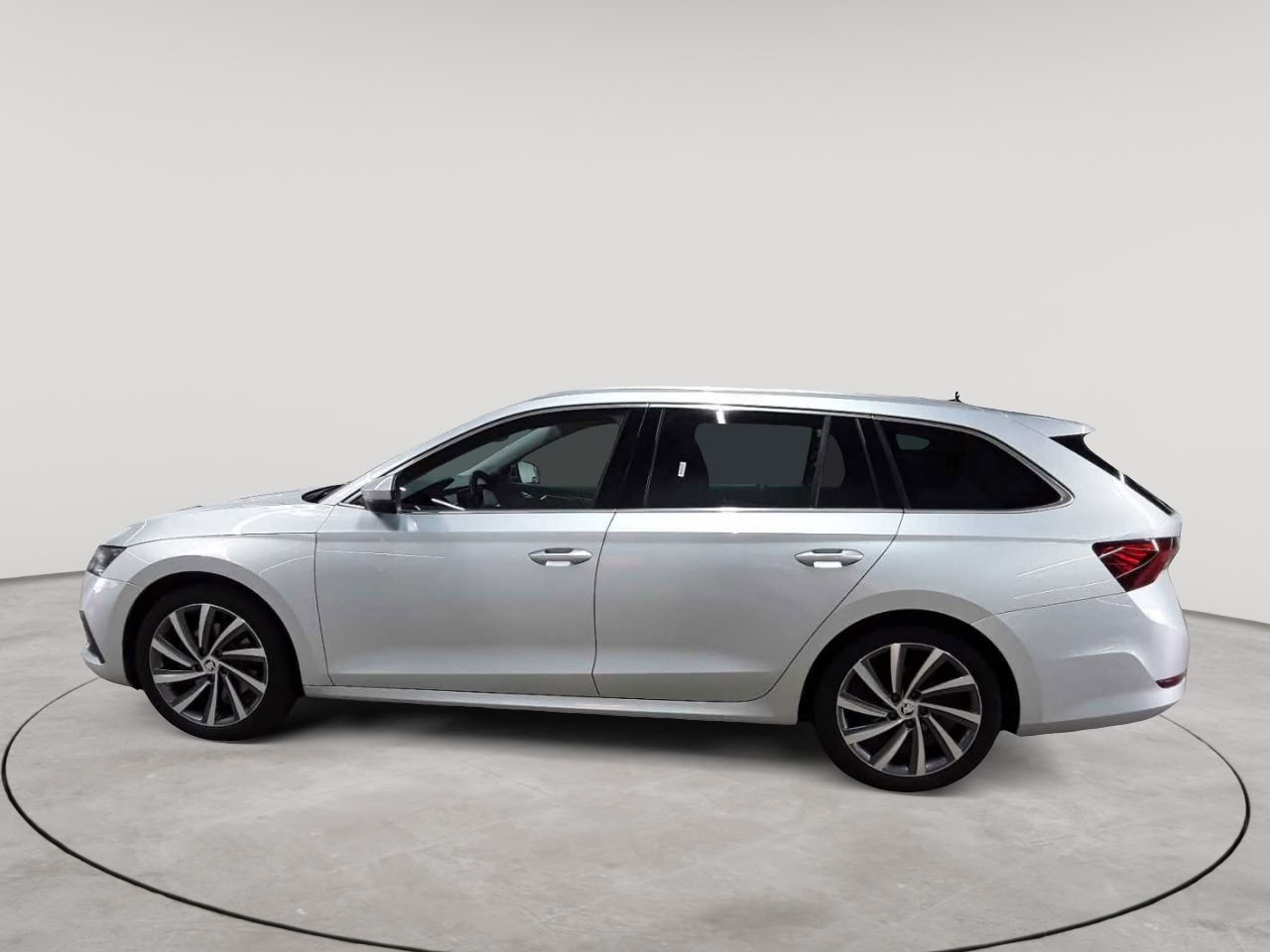 Skoda Octavia Combi 2.0 TDI DSG Style 6