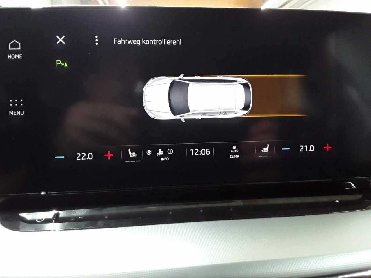 Skoda Octavia Combi 2.0 TDI DSG Style 16