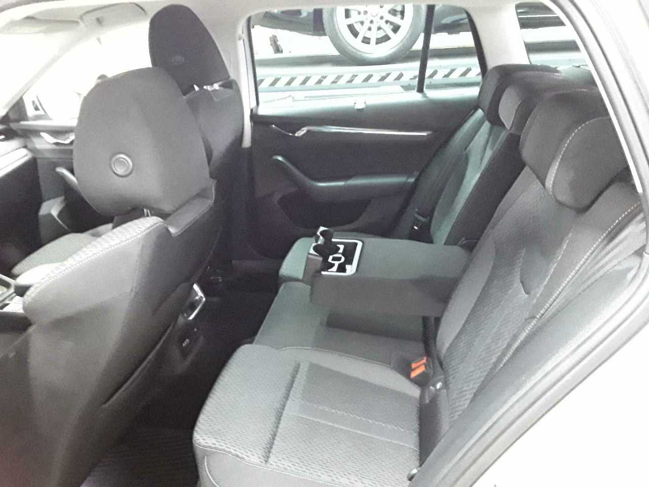 Skoda Octavia Combi 2.0 TDI DSG Style 14