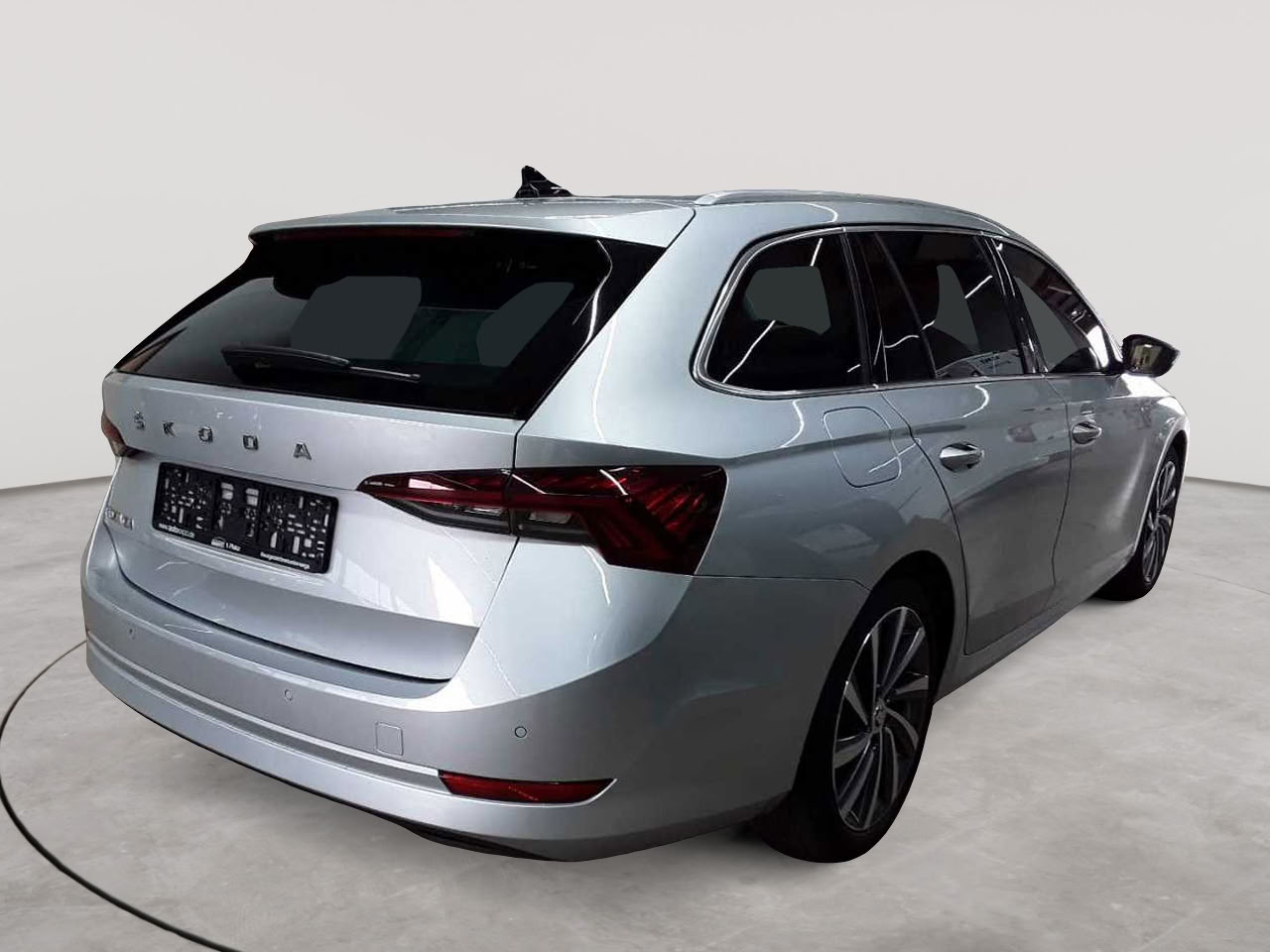 Skoda Octavia Combi 2.0 TDI DSG Style 4
