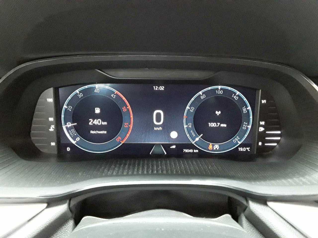 Skoda Octavia Combi 2.0 TDI DSG Style 11