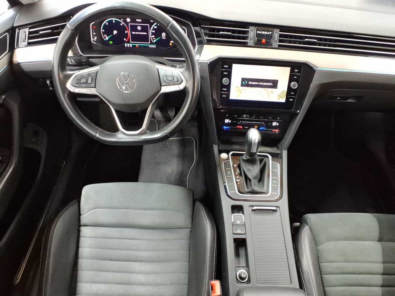 Vw Passat Variant 2.0 TDI SCR DSG Elegance 10