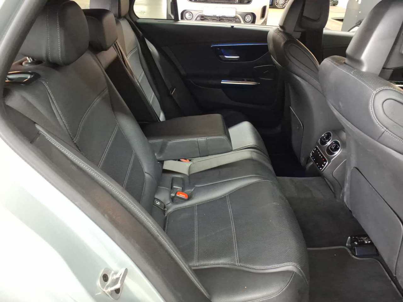 Mercedes-Benz C 220 d 4Matic T 9G-TRONIC AMG Line 14