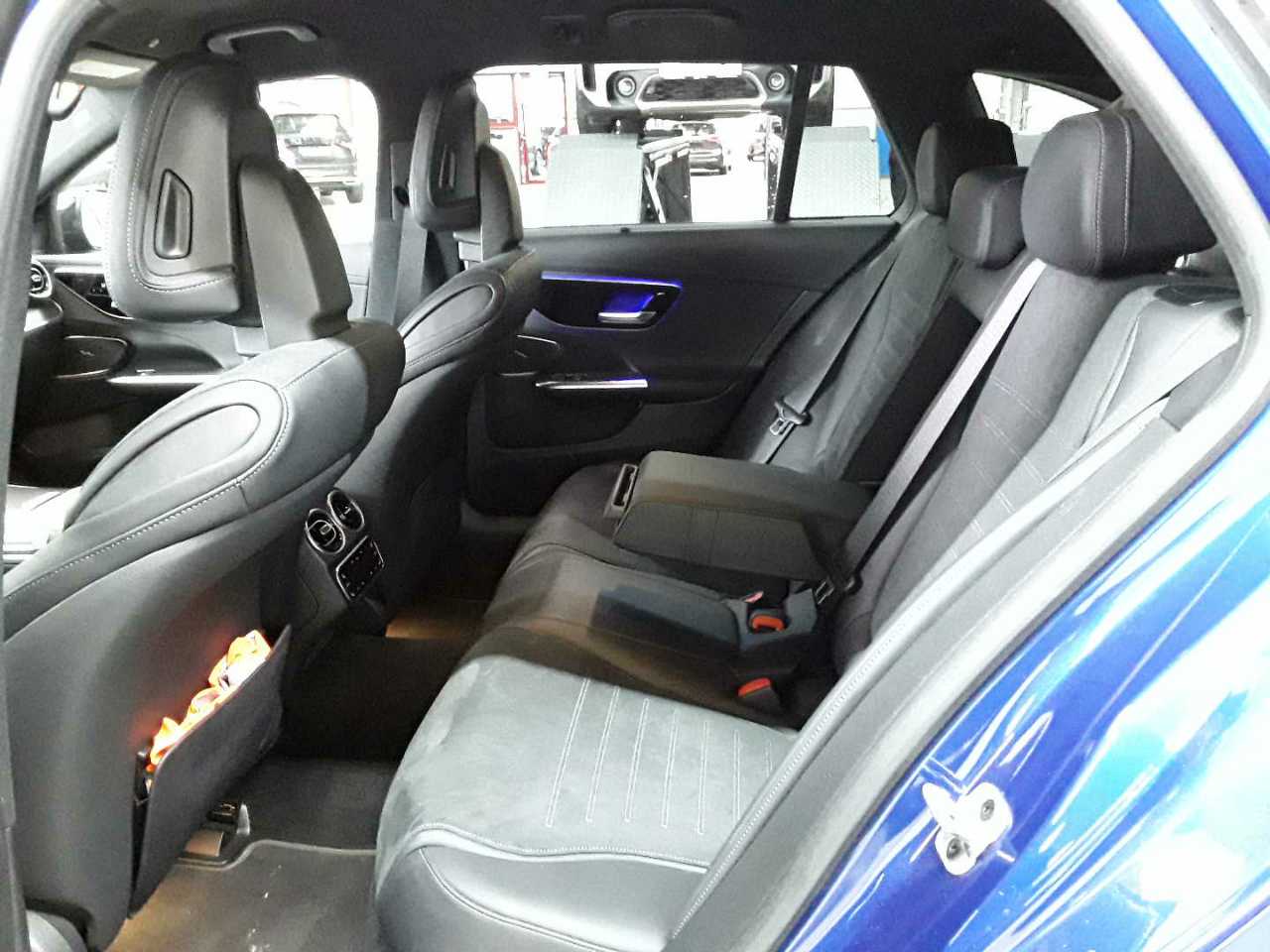 Mercedes-Benz C 220 d 4Matic T 9G-TRONIC AMG Line 13