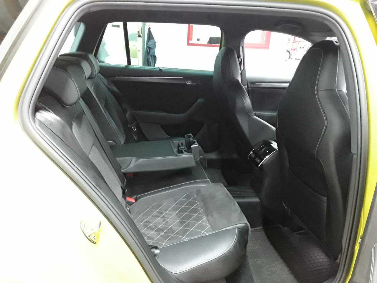 Skoda Superb Combi 1.4 TSI iV DSG Sportline 13