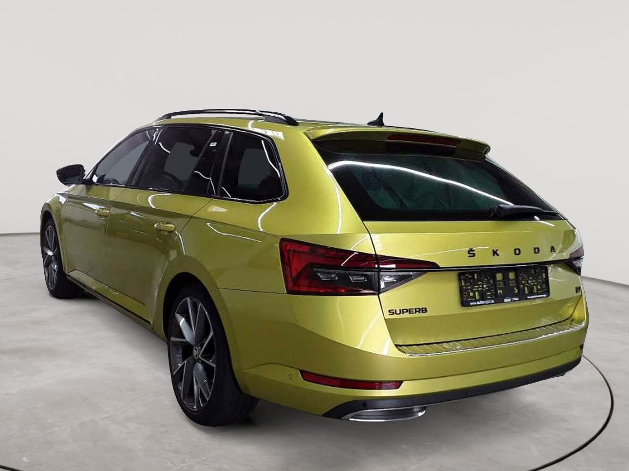 Skoda Superb Combi 1.4 TSI iV DSG Sportline 5