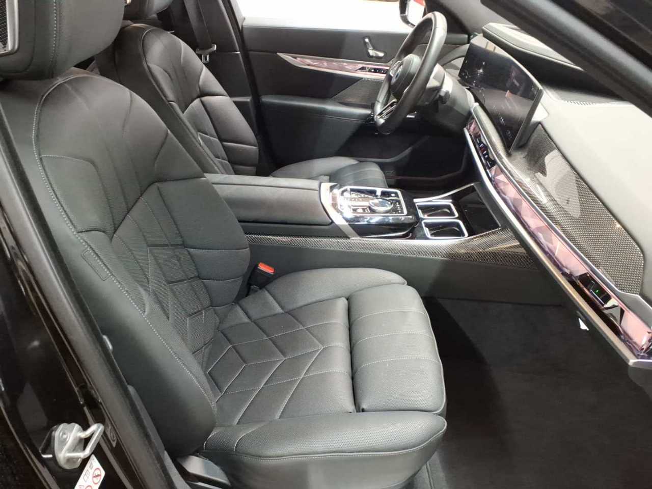 Bmw i7 xDrive60 8