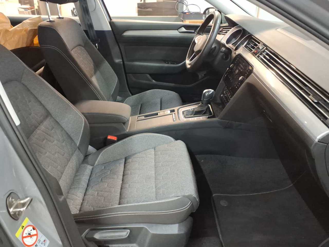 Vw Passat Variant 2.0 TDI SCR DSG Business 8