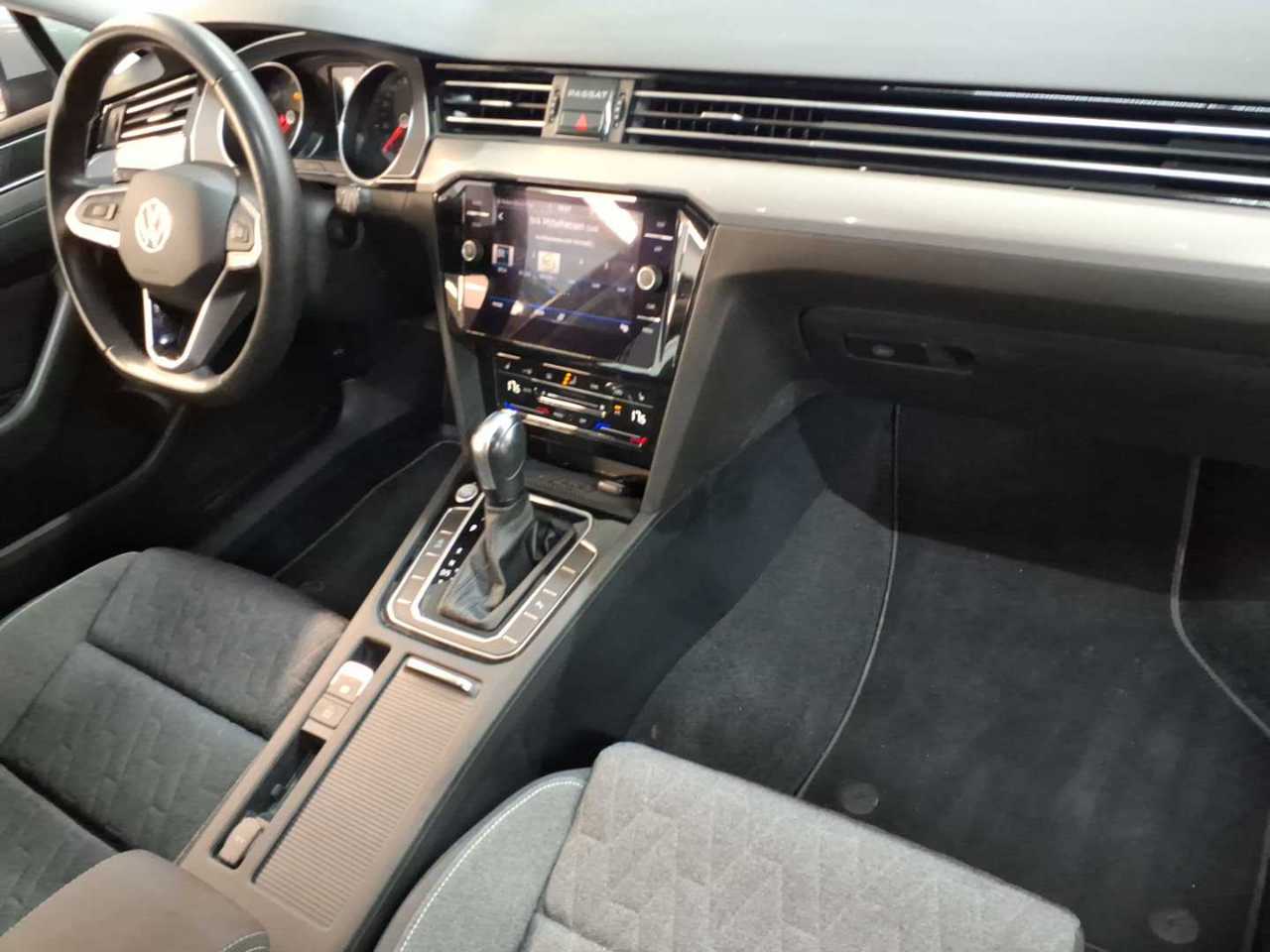 Vw Passat Variant 2.0 TDI SCR DSG Business 9