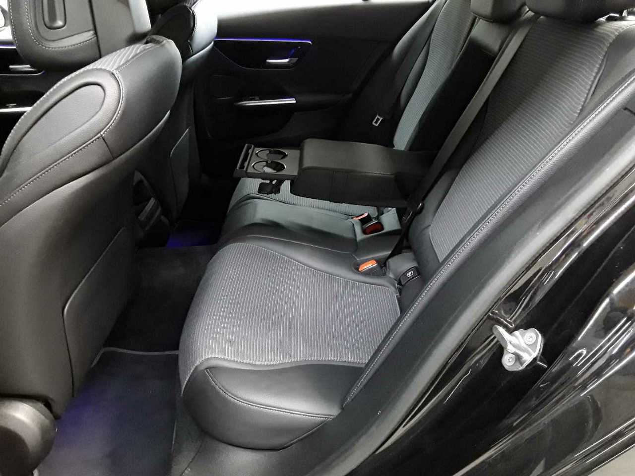 Mercedes-Benz C 200 d 9G-TRONIC Avantgarde 13