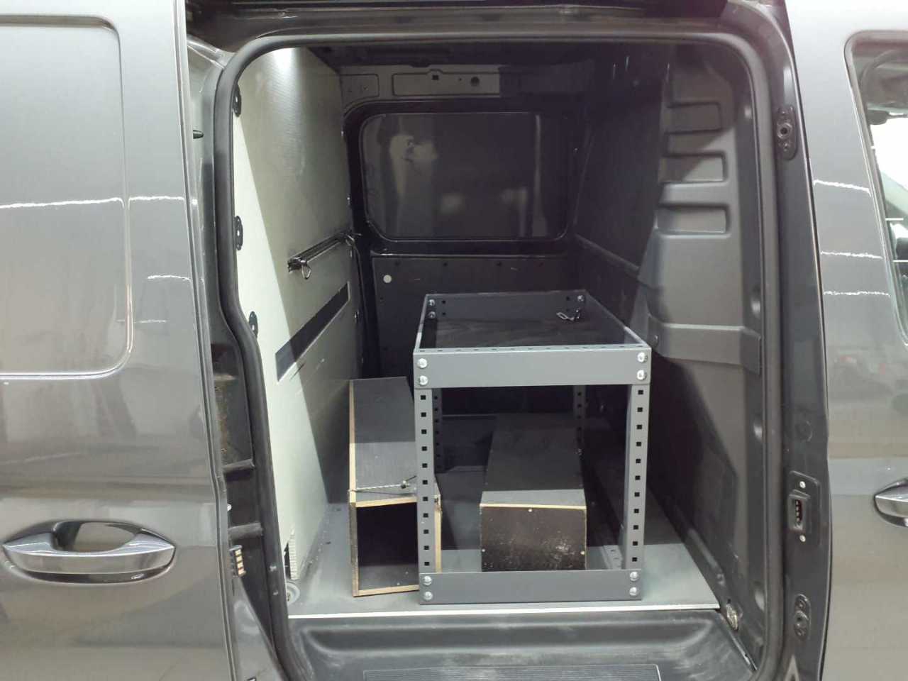 Volkswagen Caddy Cargo 2.0 TDI BMT Maxi 13