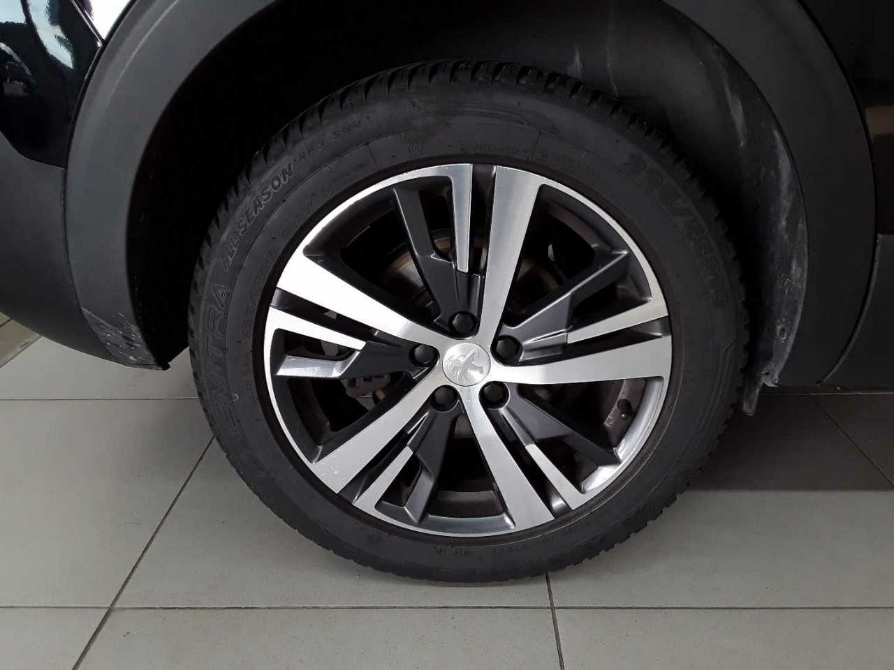 Peugeot 5008 PureTech 130 Stop & Start Allure Pack 18