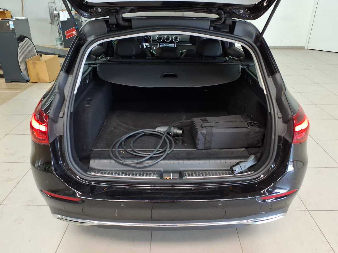 Mercedes-Benz C 300 e T 9G-TRONIC Avantgarde 15