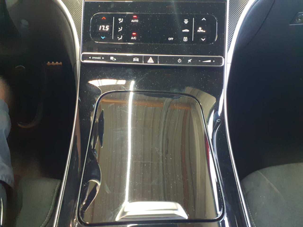 Mercedes-Benz C 200 d T 9G-TRONIC AMG Line 10